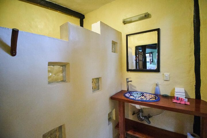 Room 15 of 32