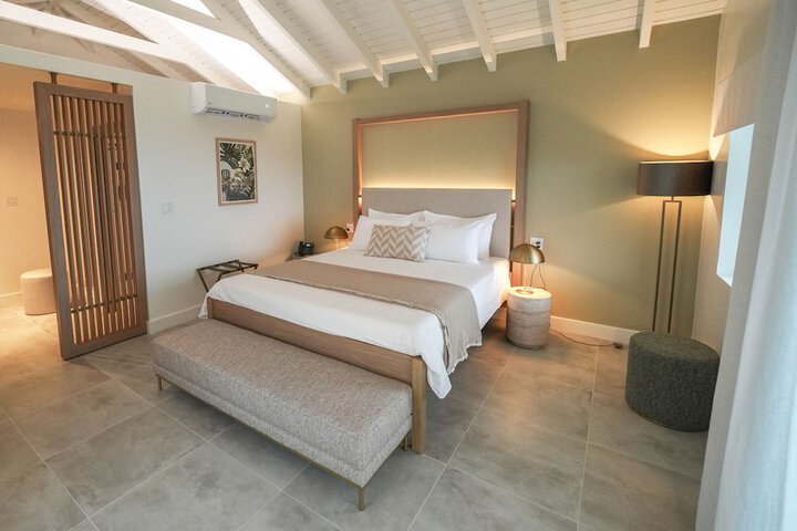 Room 15 of 28