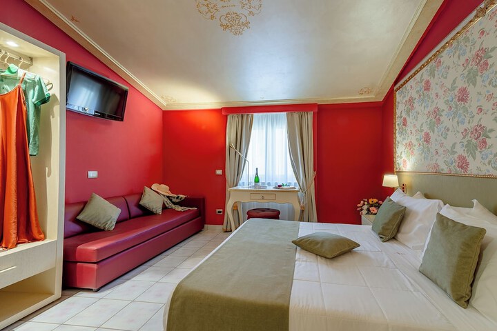 Room 6 of 23