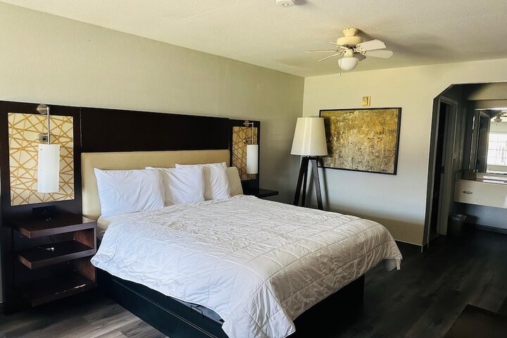 Room 5 of 23