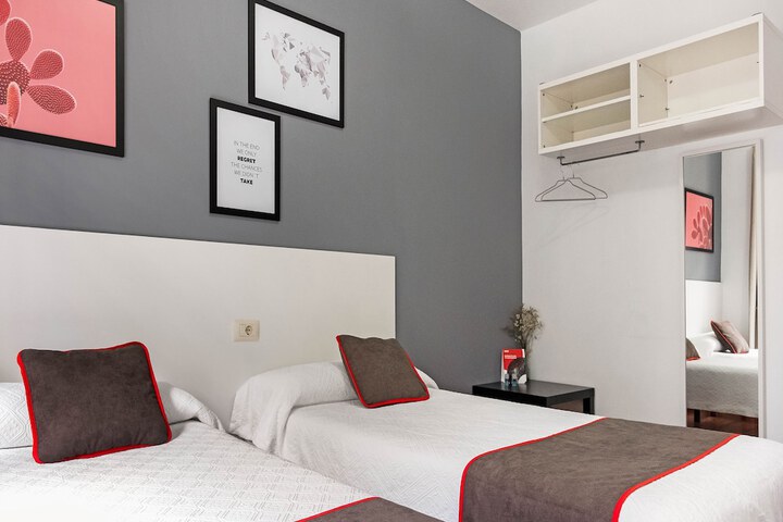 Room 20 of 33