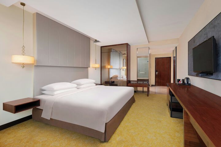 Room 17 of 77