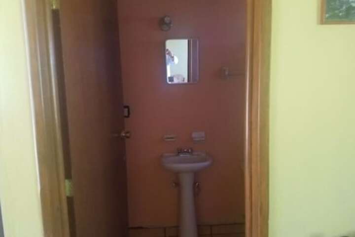 Room 9 of 18