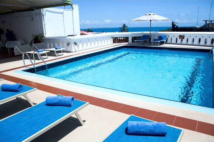 Pools & Facilities