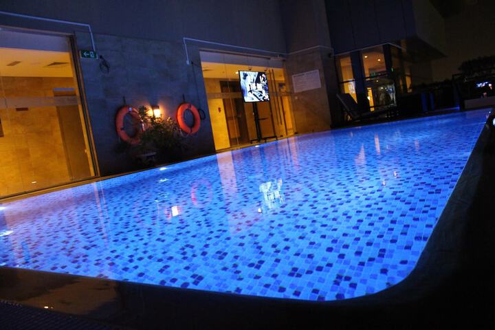 Pool 33 of 106