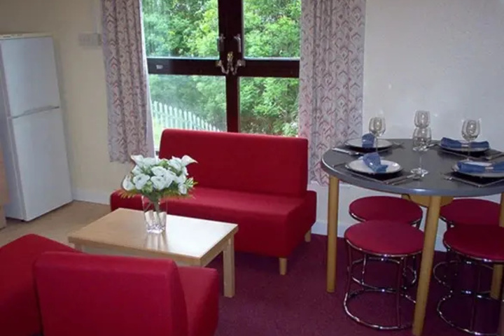 Room 4 of 12