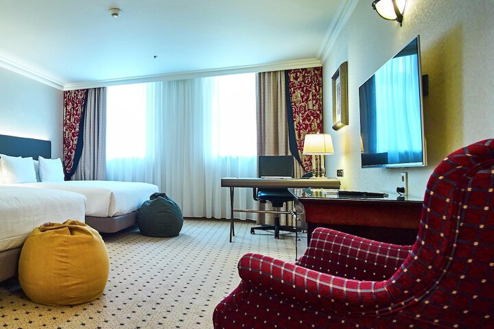 Room 42 of 122