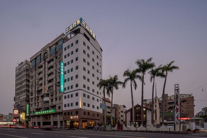 Hotel 37 of 37