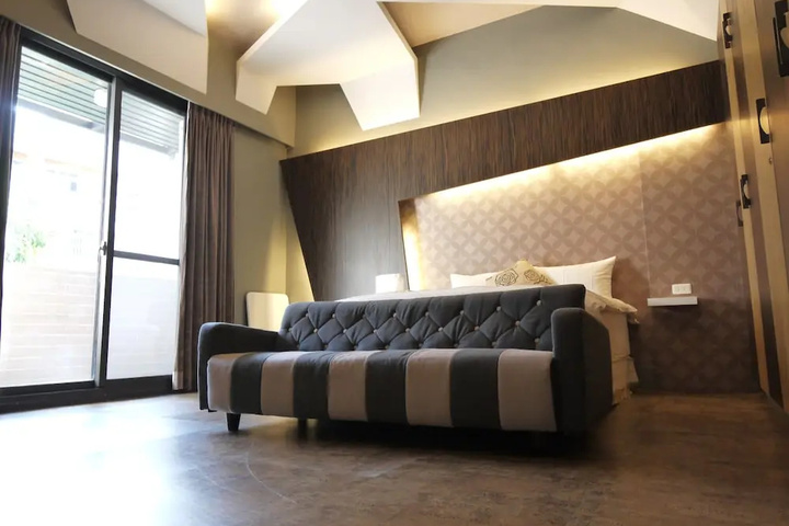 Room 16 of 22