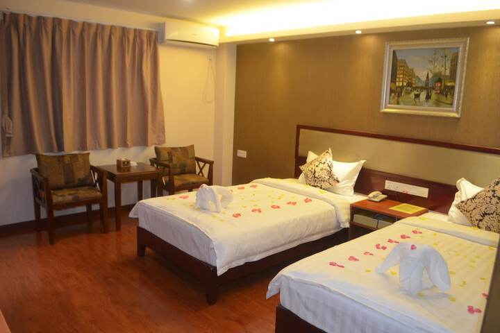 Room 5 of 31