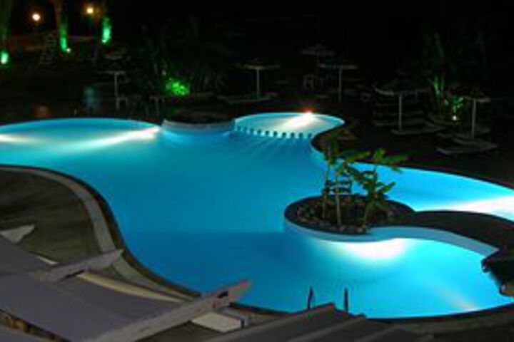 Pool 10 of 18
