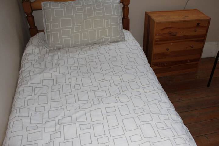 Room 3 of 12