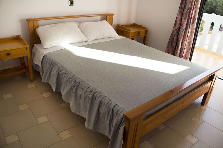 Room 5 of 28