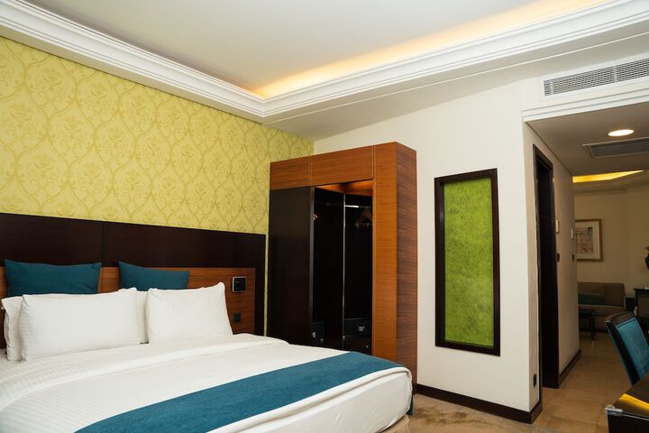 Room 20 of 66