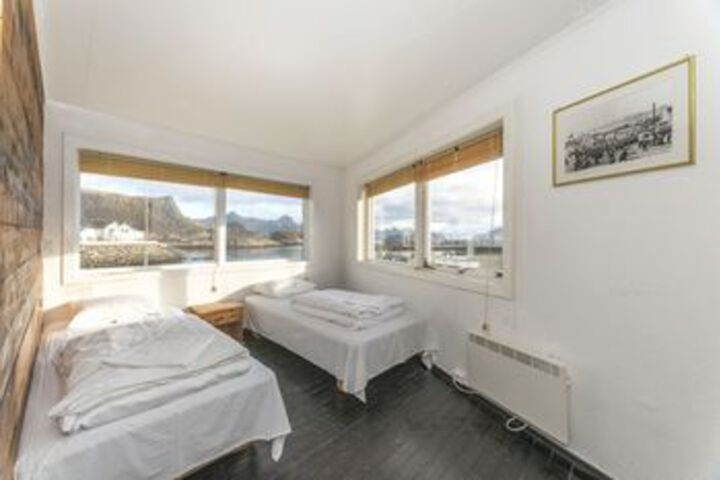 Room 14 of 36