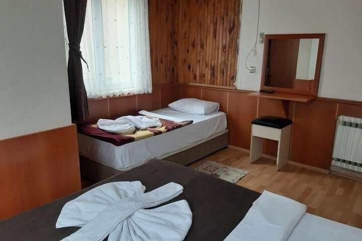 Room 6 of 15