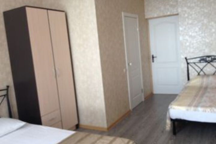 Room 94 of 176