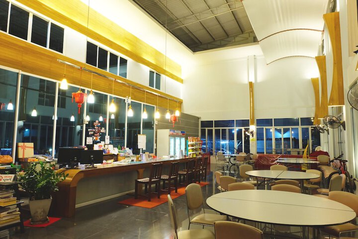Entrance & Lobby
