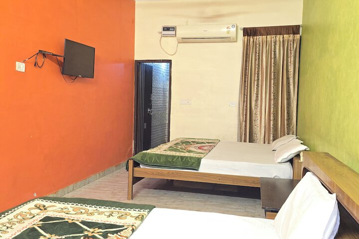 Room 34 of 75