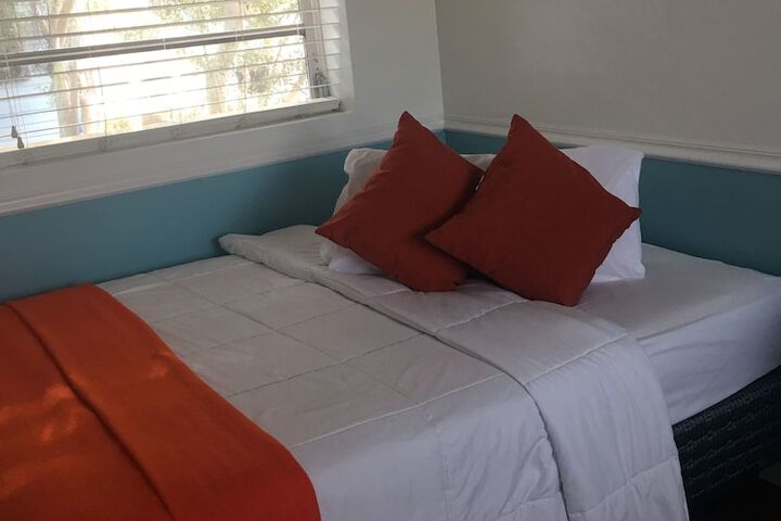 Room 34 of 110