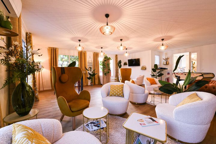 Hotel Lobby
