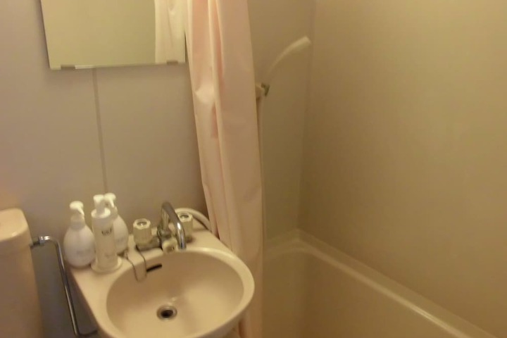 Room 9 of 10