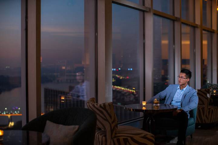 Lounge 90 of 110