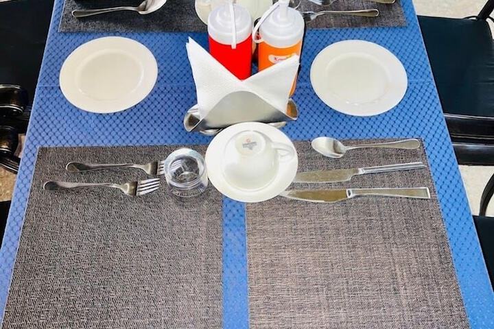 Dining 10 of 18