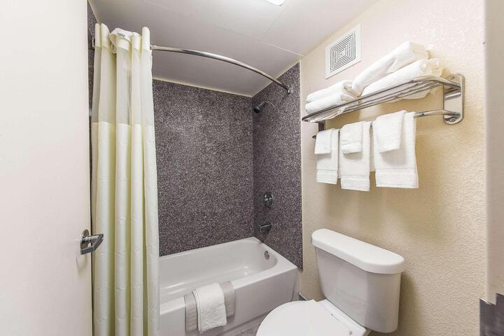 2 Double Beds (1 of 7)