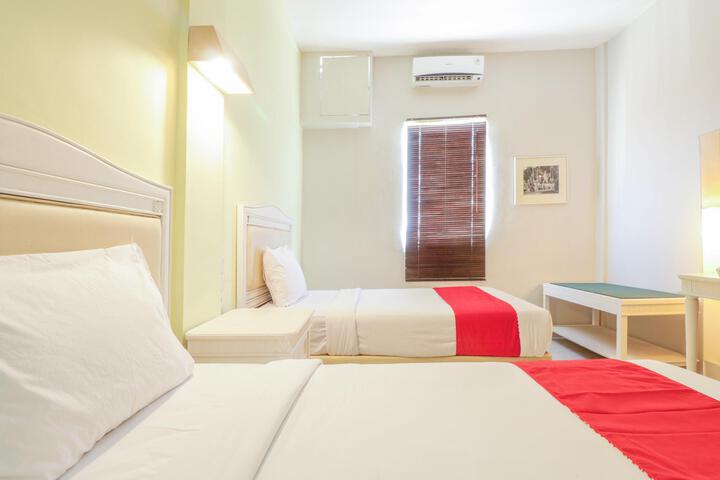 Room 4 of 34