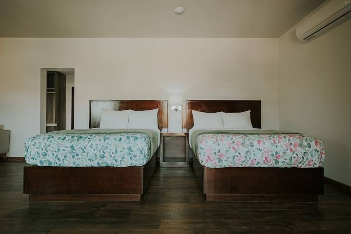Room 33 of 161