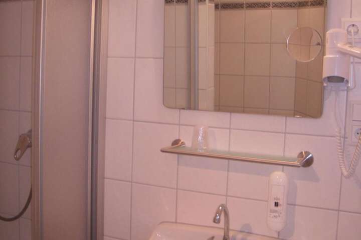 Room 15 of 41