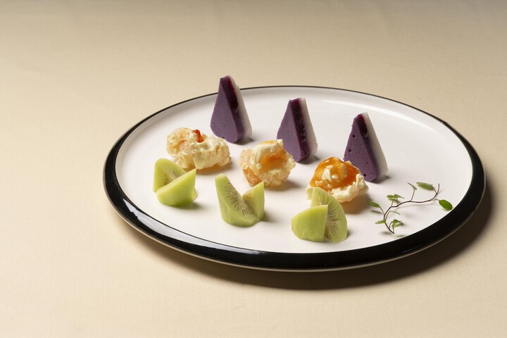 Dining 240 of 378