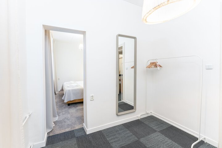 Room 4 of 75