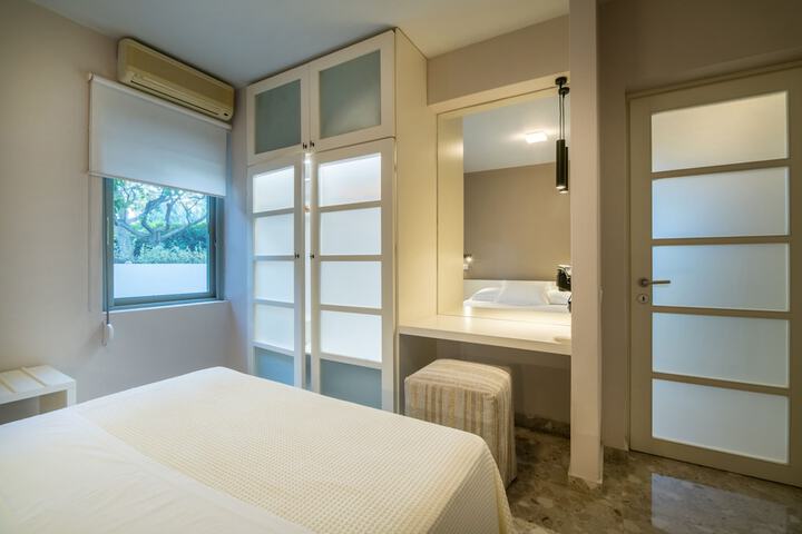Room 8 of 47
