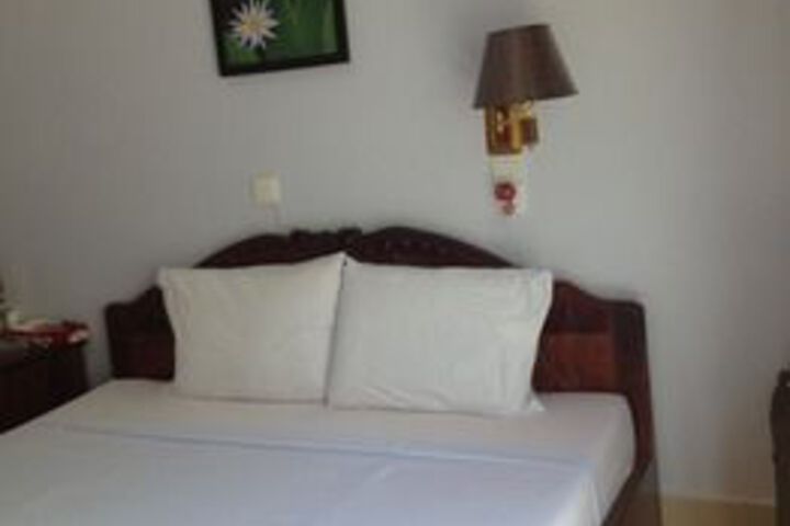 Room 38 of 66