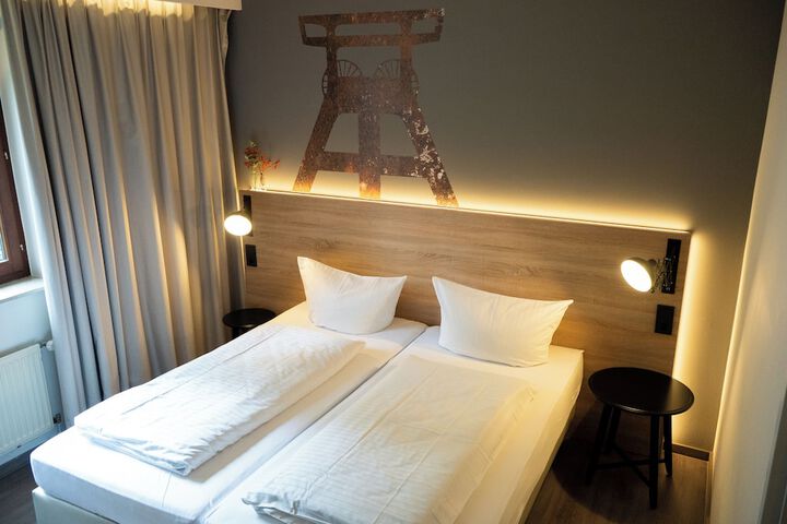 Room 4 of 26