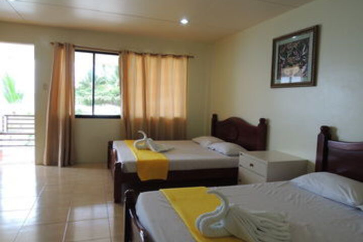 Room 13 of 36