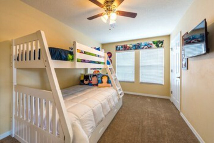 Room 25 of 29