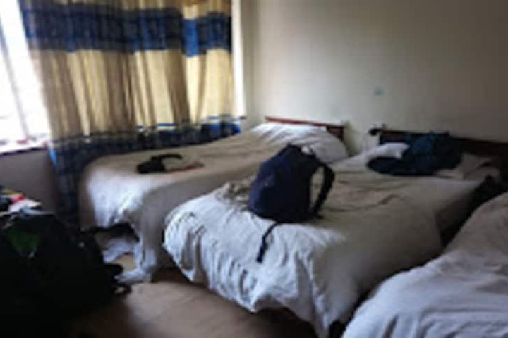 Room 7 of 10