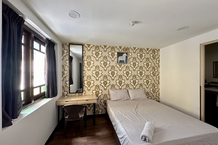 Room 14 of 39