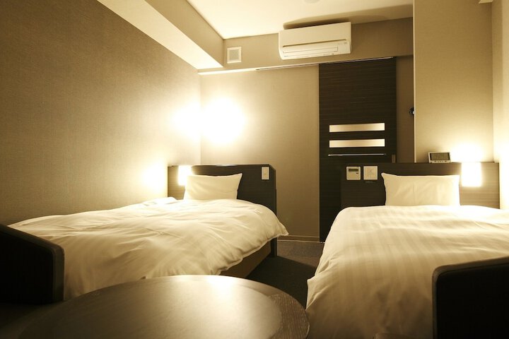 Room 11 of 66