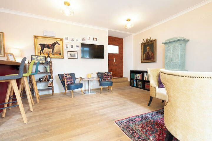 Entrance & Lobby