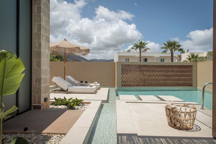 Hotel 64 of 72
