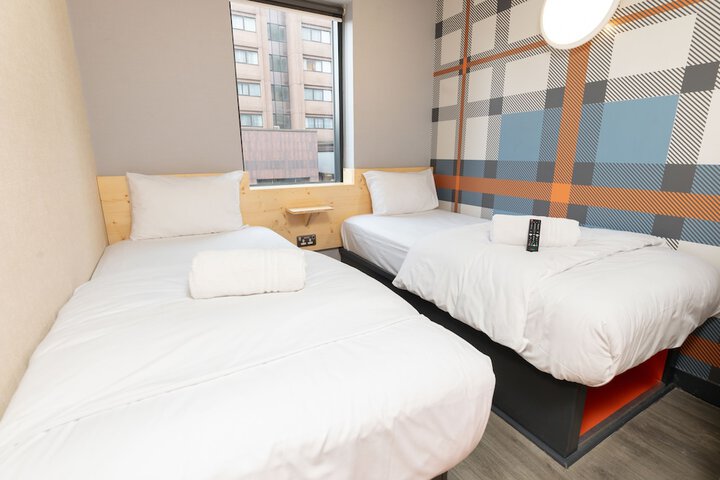 Room 8 of 46