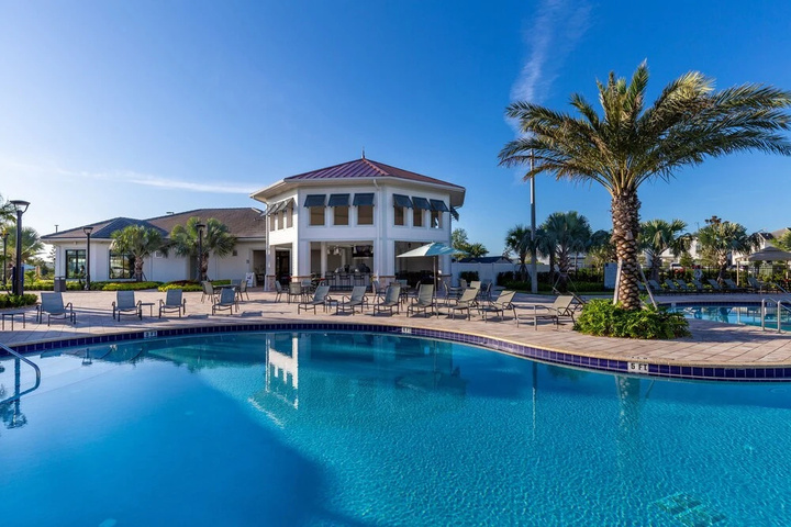 Pool 14 of 27