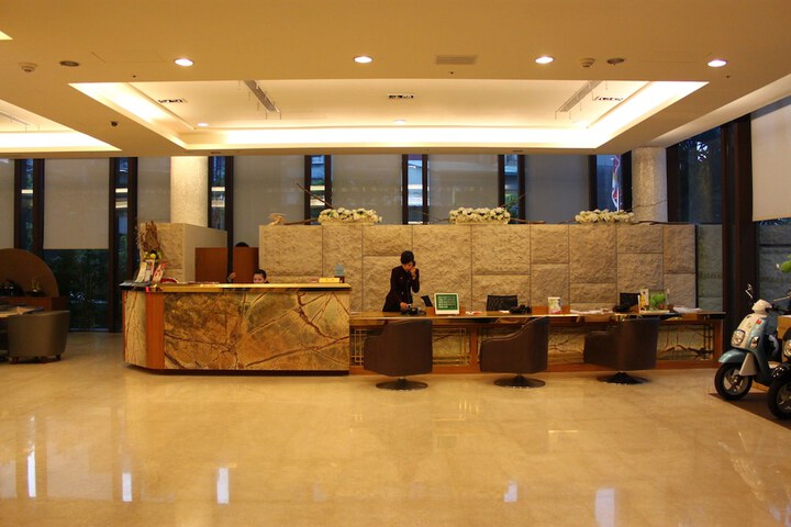 Hotel Interior 4 of 97