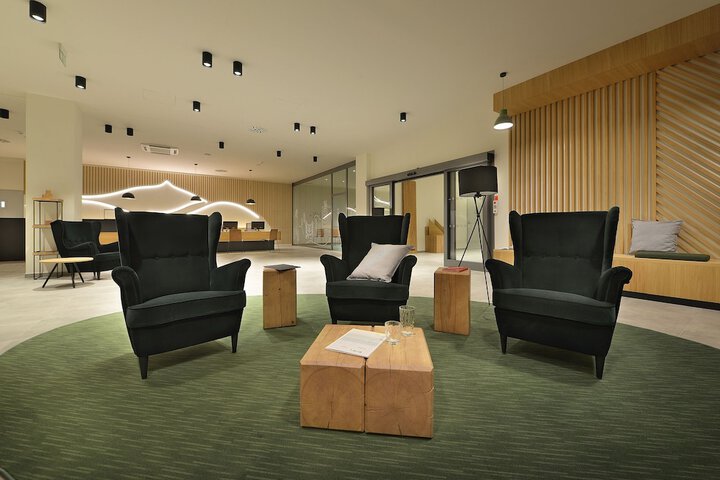Hotel Interior 4 of 37