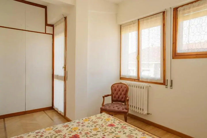 Room 5 of 5