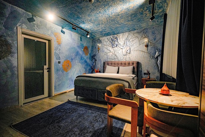 Room 145 of 244